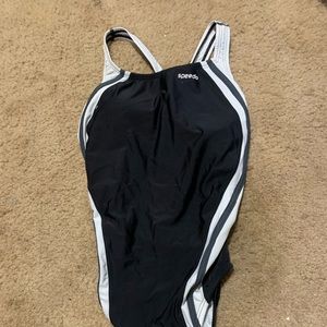 speedo one piece swimsuit